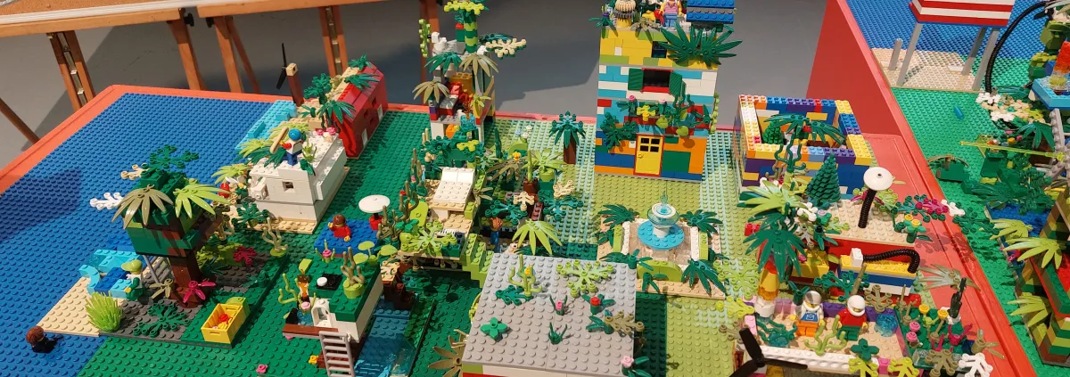 Climate adaptive city build of Lego